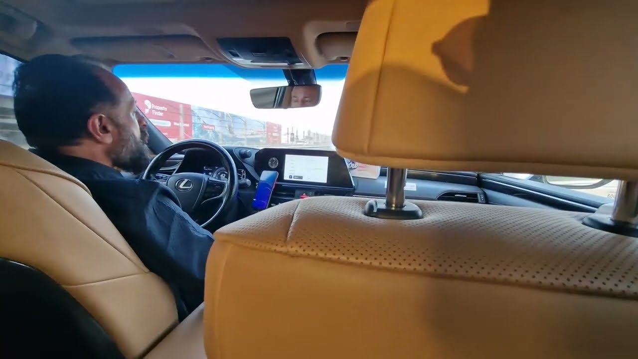 Rozmowa z taks&oacute;wkarzem w Dubaju - jedziemy pod Burj Khalifa i Dubai Mall 