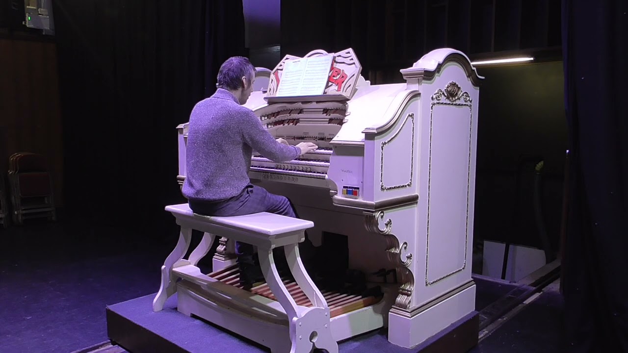 The Laughing Samba - Burton-upon-Trent Town Hall (Wurlitzer organ)