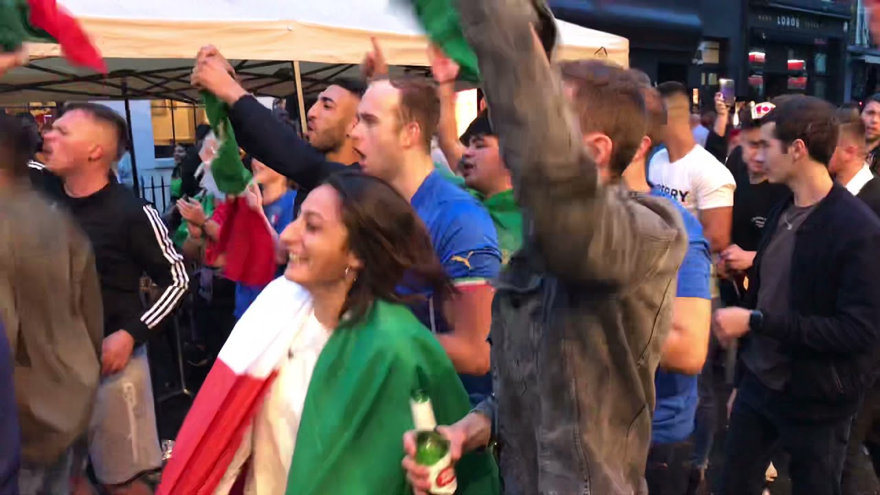 Italian fans vs England fan in Soho| Celebration as Italy beat England in 2020 Euro final at Wembley