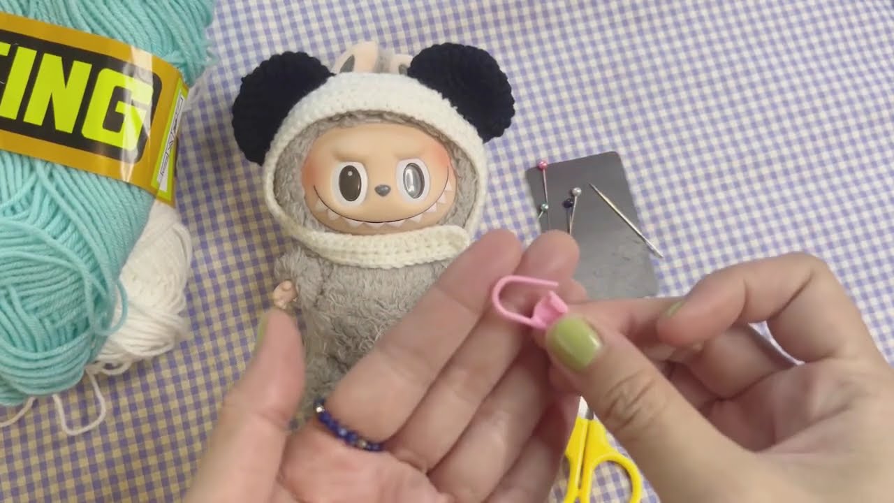 ถักหมวกแพนด้าให้น้องลาบูบู้กันคะ ใส่ได้ทั้ง V1 และV2