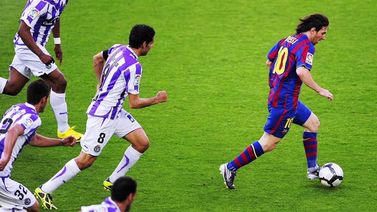 Lionel Messi ● 10 Greatest Solo Runs Ever  ► Box to Box / Midfield to Box ||HD||