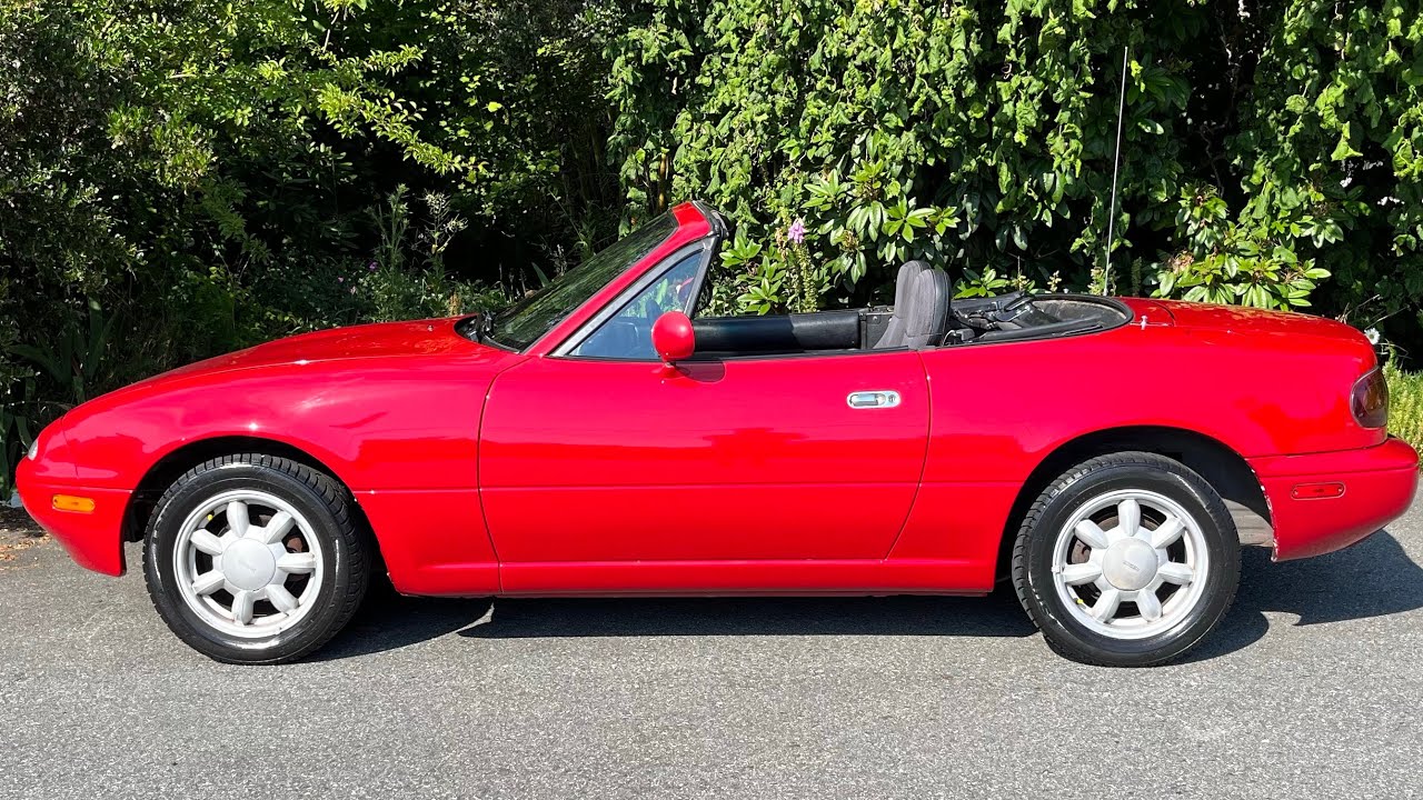 Всплеск воды от Miata = Засоренные стоки.