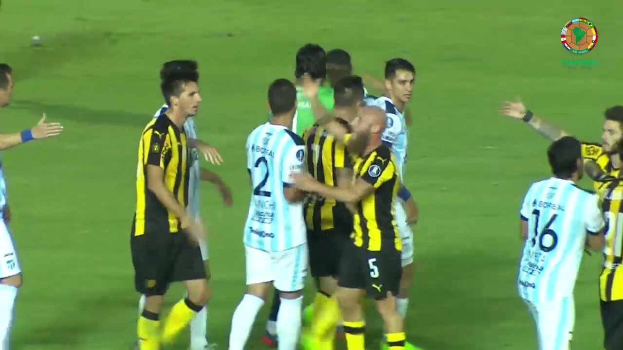 Peñarol remonta ante Tucumán en Montevideo