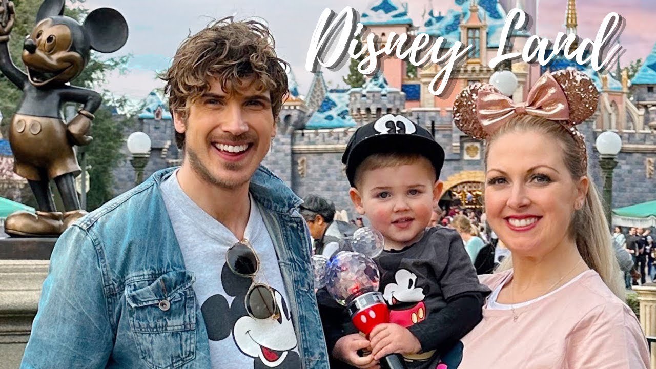 OUR FIRST TRIP TO DISNEY LAND 🏰 | Nicole Sullivan Vlogs ✨