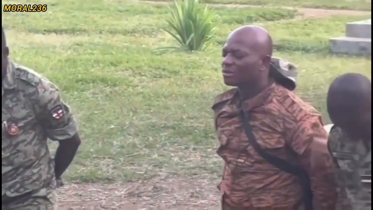 L'armée Centrafrique ( FACA ) 🇨🇫 en prière, implore le Dieu des Armées 🙌 