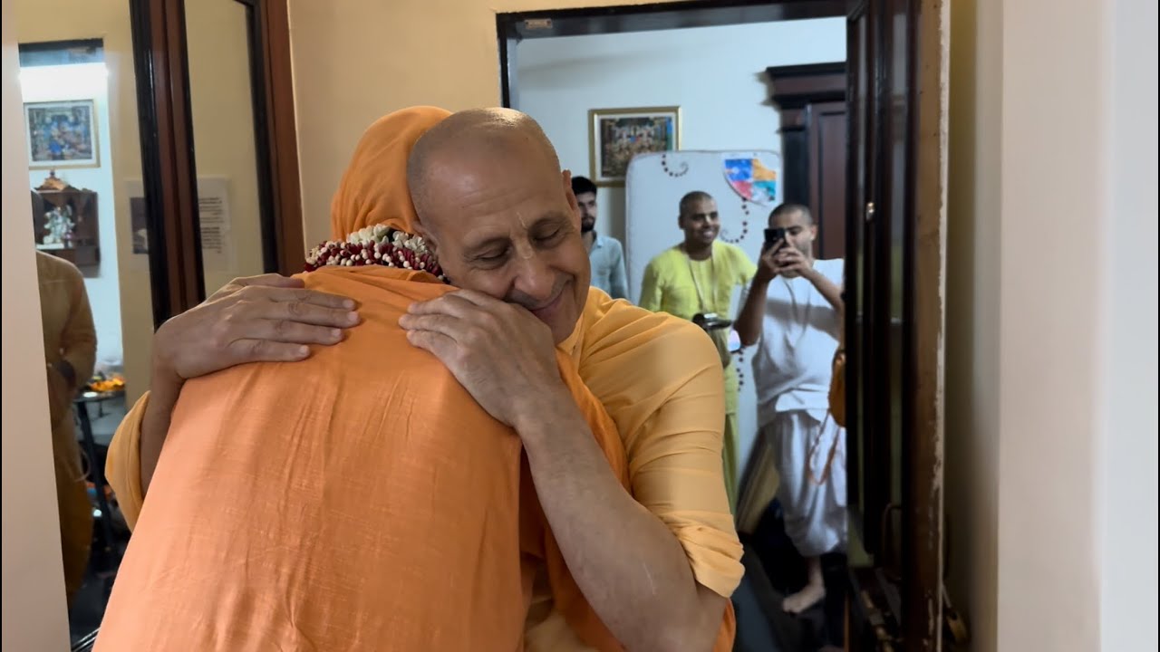 Meeting with HH Radhanatha Swami | ISKCON Chowpatty, Maharashtra, India