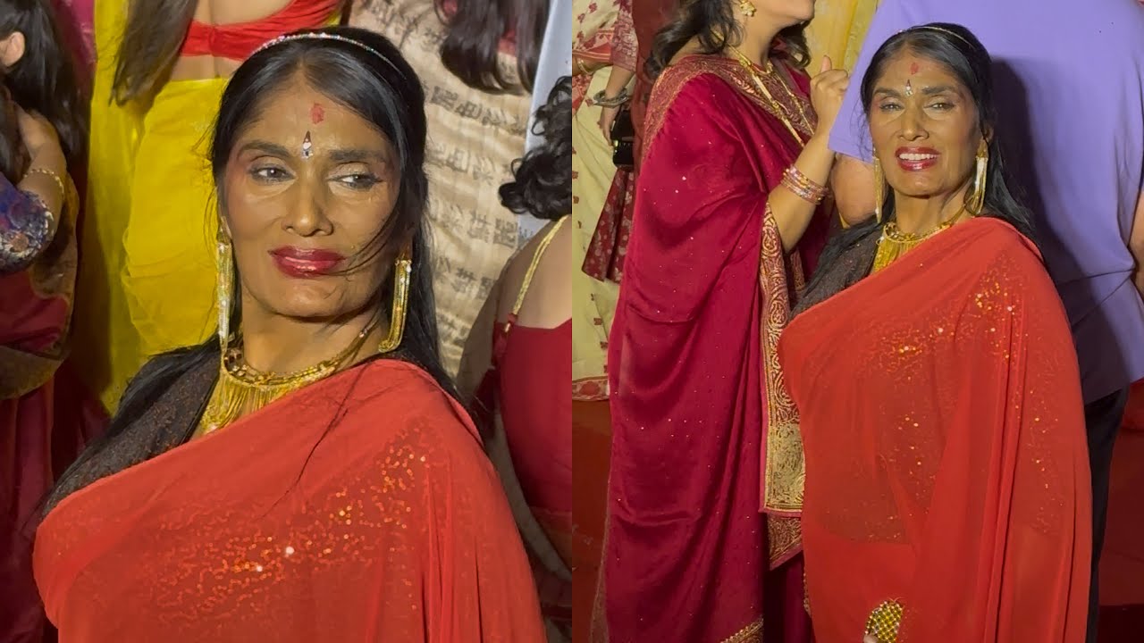 Actress Anu Aggarwal seeks blessings at North Bombay Durga Puja 🌸