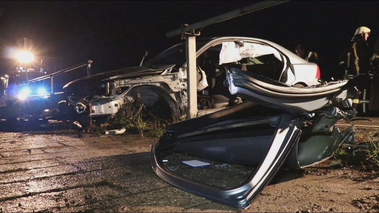 ERSTHELFER HANDELN SOFORT! - SCHWERER UNFALL - 3 VERLETZTE PERSONEN