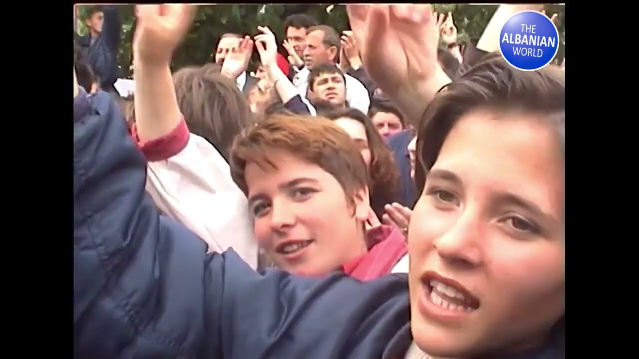 Prishtina në vitin 1998 | Video-foto nga protesta e madhe historike kunder pushtetit serb në Kosovë