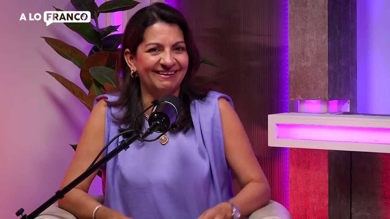 ERIKA CARRILLO: 30 AÑOS en TV, la RAZÓN por la que el PERIODISMO SIEMPRE está PRESENTE | A LO FRANCO