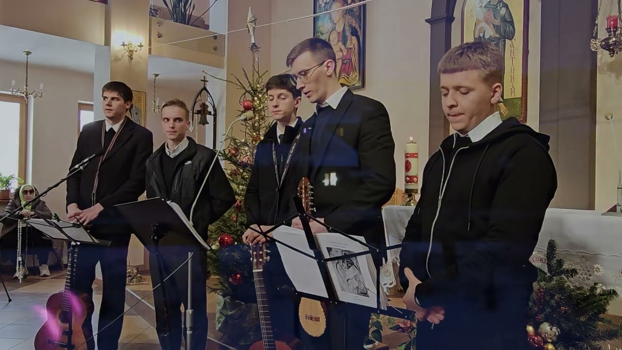 Рай розвився - українська колядка. Виконують семінаристи Київської семінарії Редемпторіс Матер.