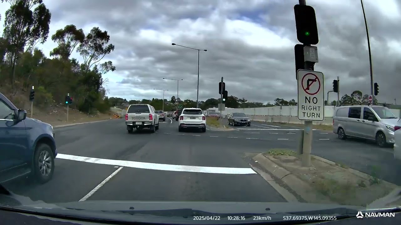 Driving Melbourne Eltham to Melbourne Airport, Tullamarine Airport