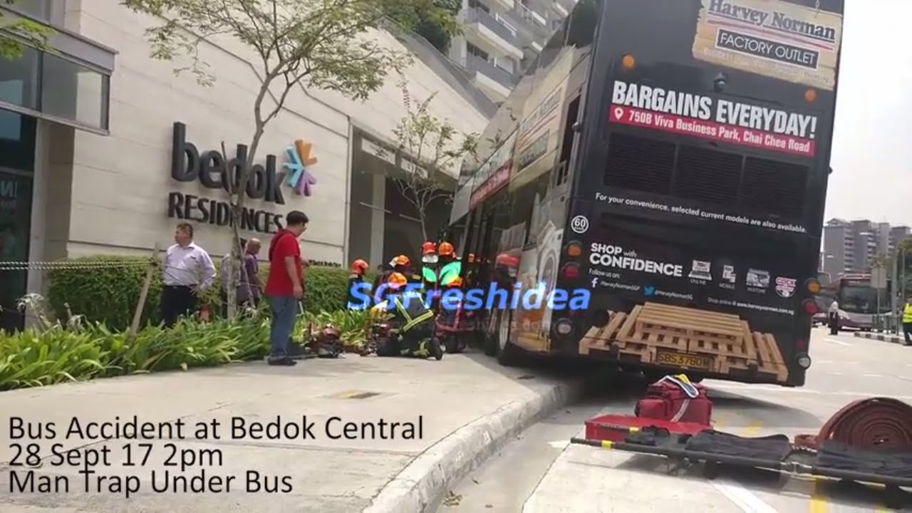 Man Trap Under Bus Bedok Central - 28 Sept 2017 - 2pm