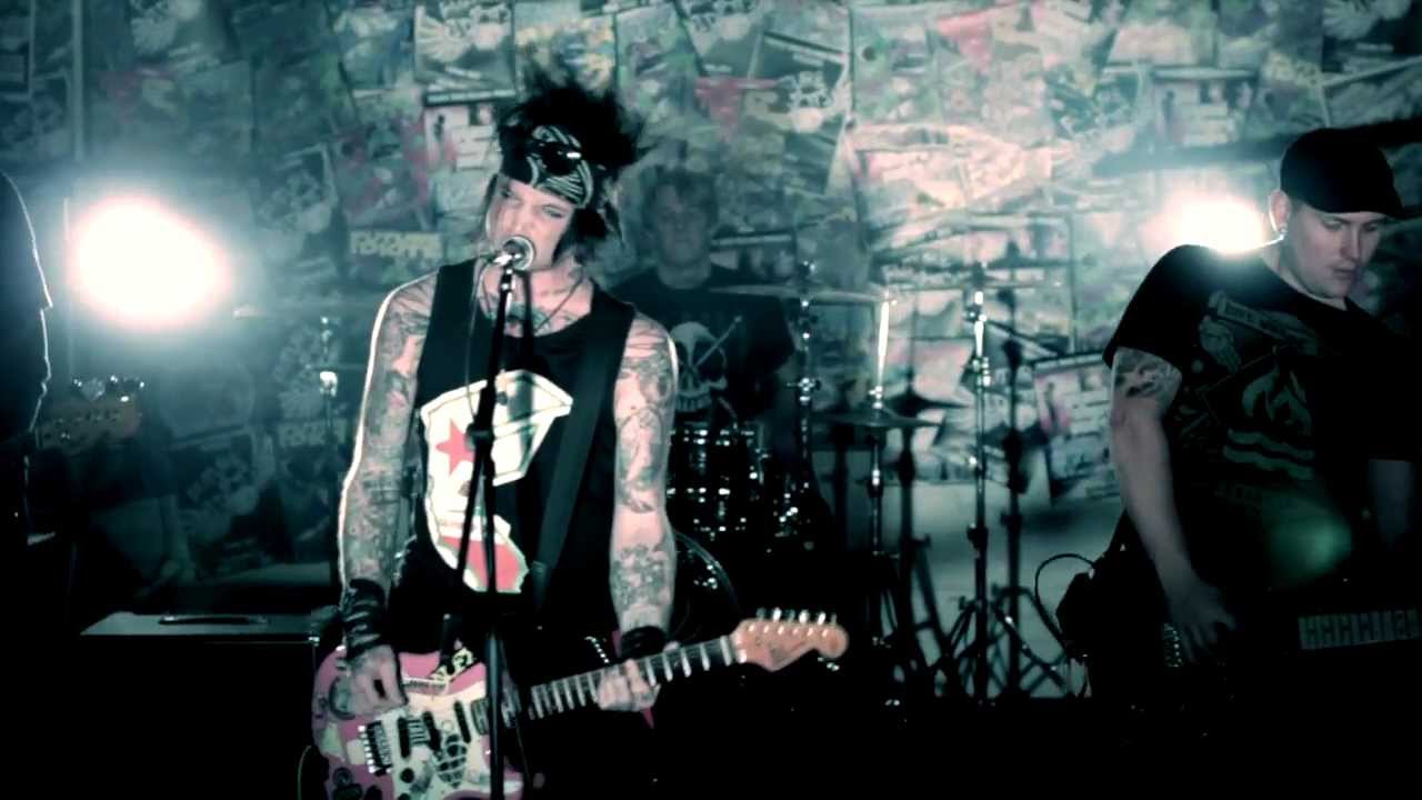 Future Idiots - Hangout with Grannies (with lyrics)
