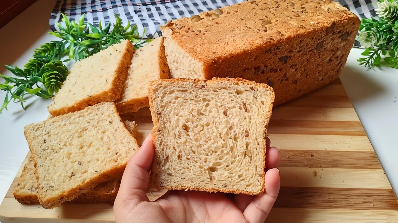 خبز التوست بدقيق القمح الكامل و الزرارع 🍞 بدون دقيق أبيض أو محسنات ❌ صحي وهش وغني بالألياف