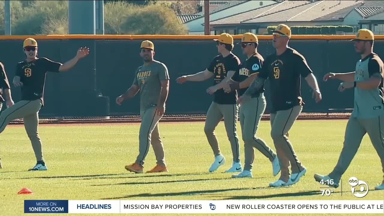 Padres fans flock to spring training, chasing up-close moments with players