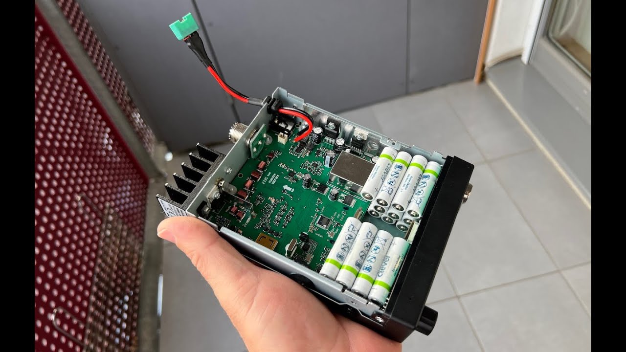 CB-500 mit eingebautem Akku an funkferngesteuerter CB-MagLoop