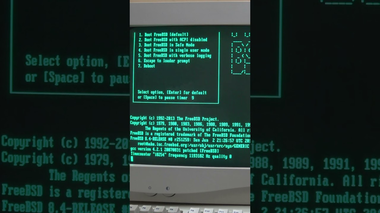 Startup bootup FreeBSD 8.4 UNIX system on Green Monochrome CRT in the BACKROOMS