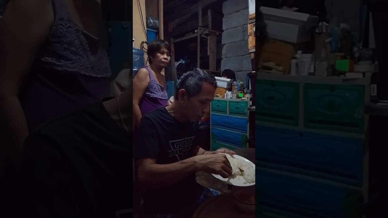 ANG SARAP NG ULAM NAMIN NGAYONG TANGHALIAN GUYS SINIGANG NA BABOY 👍😜♥️