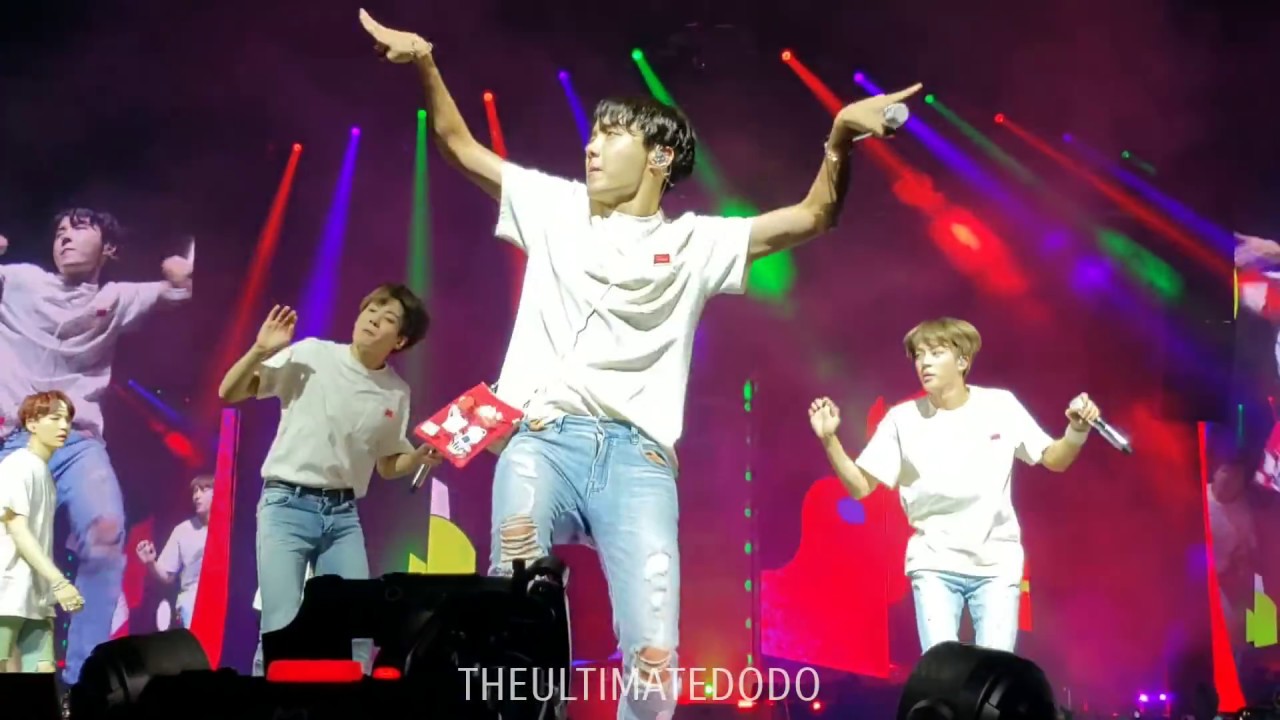 180916 Anpanman @ BTS 방탄소년단 Love Yourself Tour in Fort Worth Fancam 직캠