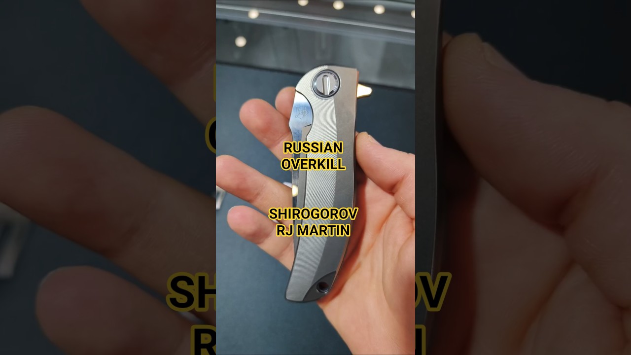 Супер кастом RUSSIAN OVERKILL, Shirogorov и RJ Martin, стенд MKnife. Выставка АРСЕНАЛ МОСКВА 2025.