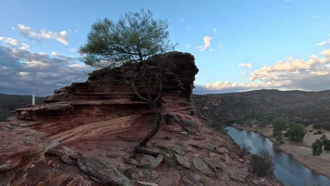 Rocky trail in Kalbarri, overlooking the Murchinson River