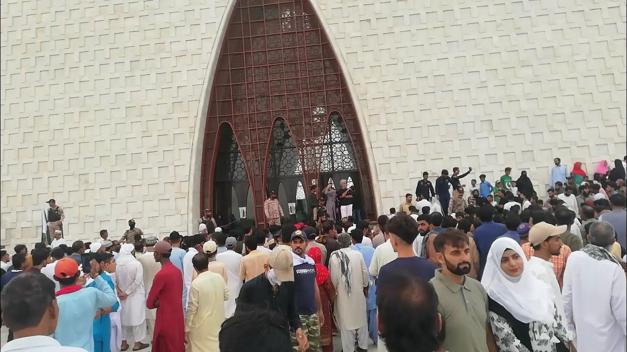 Quaid Azam Kay Mzar Par Logon ka hajoom Aur Aas pas kay mnazir