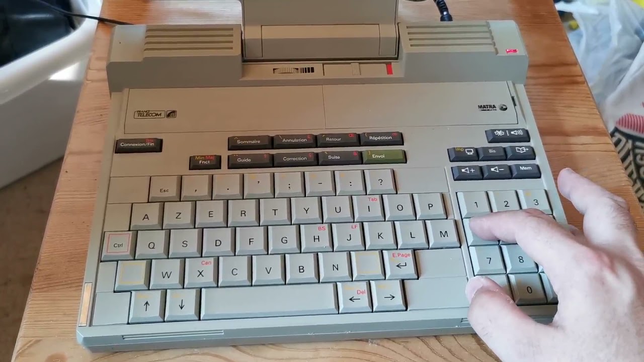 French Minitel 5 as a Linux Terminal
