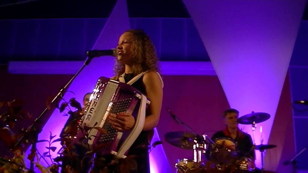 Karene Neuville (cha cha) Gala Peronnas 2014