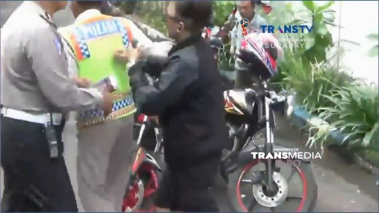 Ditilang, Perempuan Pengendara Motor Sport Mengamuk ke Polisi