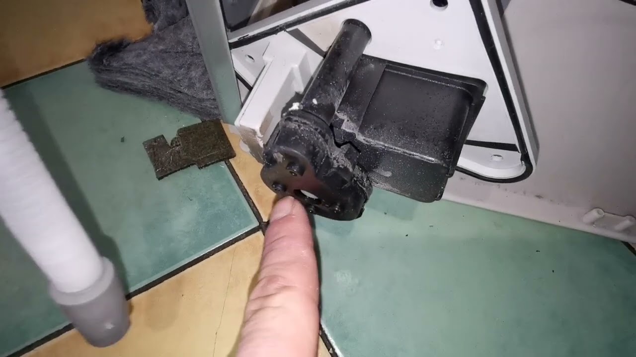 Suszarka Whirlpool zbiornik wody pełny błąd