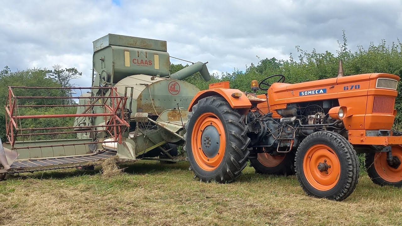 Ensemble Tracteur Someca.. 670 et moissonneuse Class