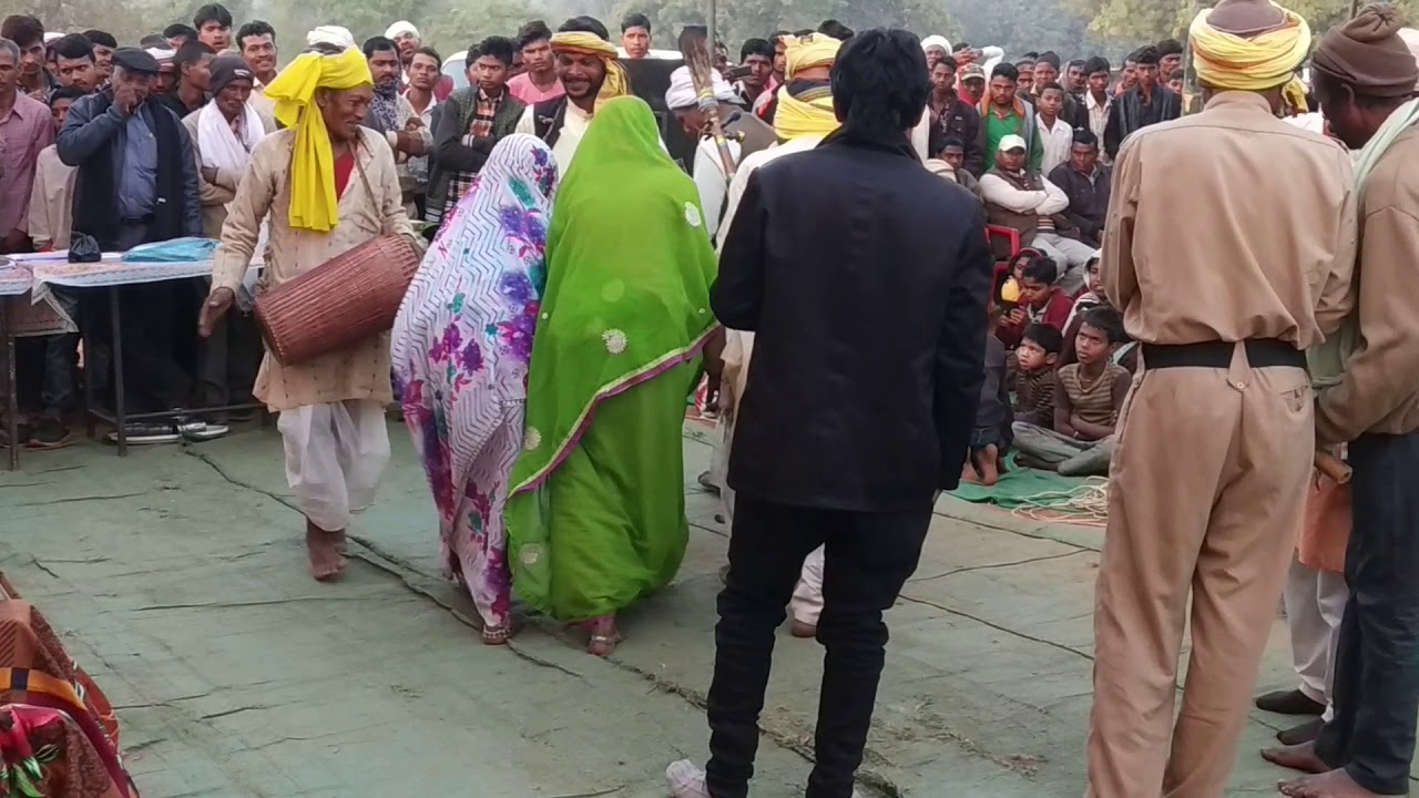 करमा नृत्य ग्राम सतनरा टीम । ग्राम कठास पोस्ट गाँधी ग्राम जिला सीधी (म प्र) किसान दिवस समारोह पर