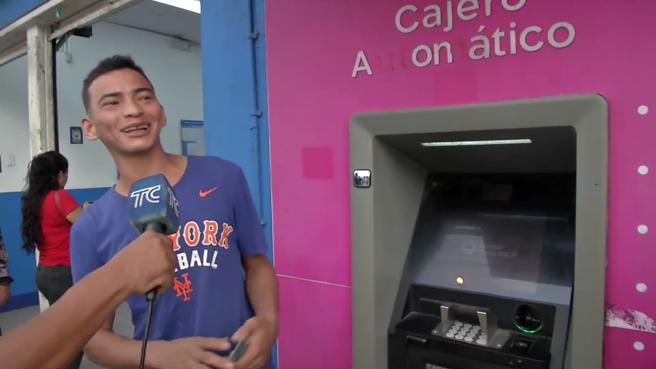A POCAS HORAS DEL TOQUE DE QUEDA