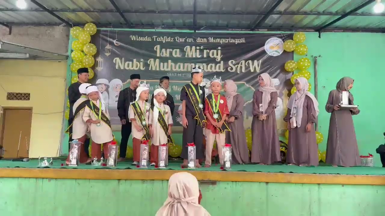 Prosesi pemanggilan wisuda tahfidz an naba beserta artinya Part2