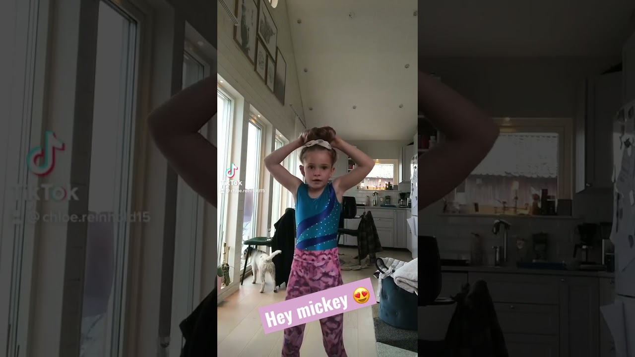 Cute chloe 😍❤️ #shorts #familjenreinhold #shortsfeed #heymickey
