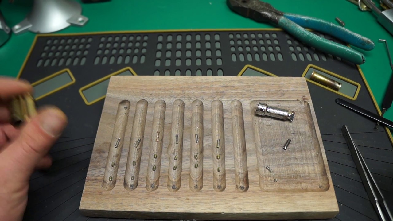 (-27-)  Trimax Puck lock JUNK!!!