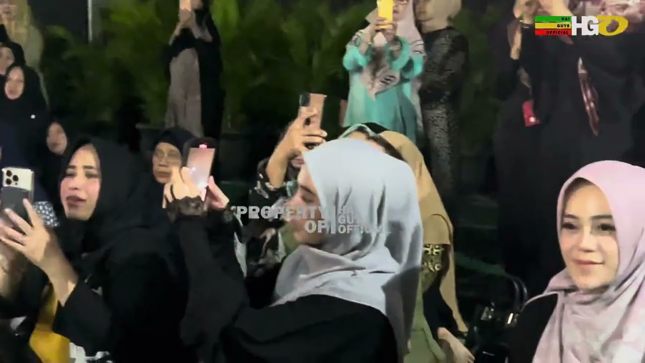 Selebgram Clarashinta Ikut Pengajian UAS | di Rooftop Pasar Mayestik Jakarta