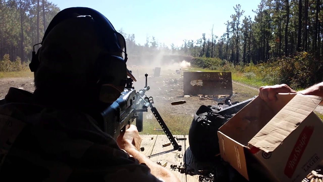 Full auto M60 belt fed machine gun