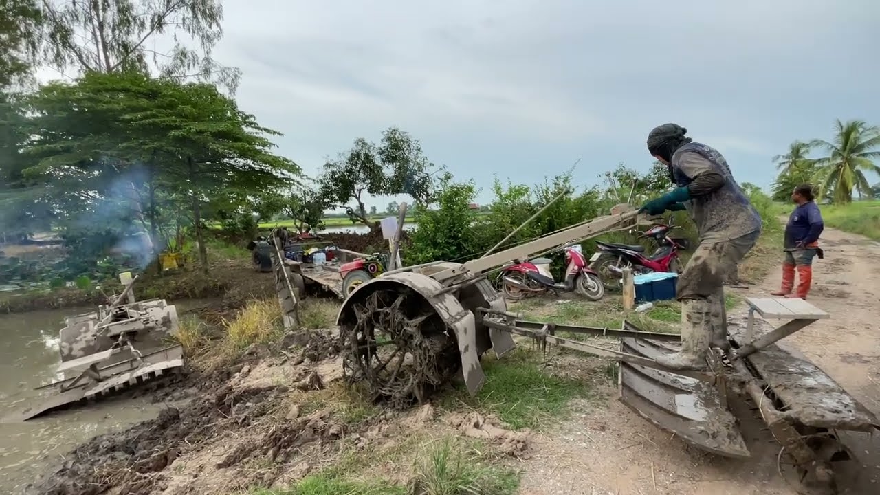 จ่าบอมย่ำนา 4 คันเสียงดังลั่นทุ่ง