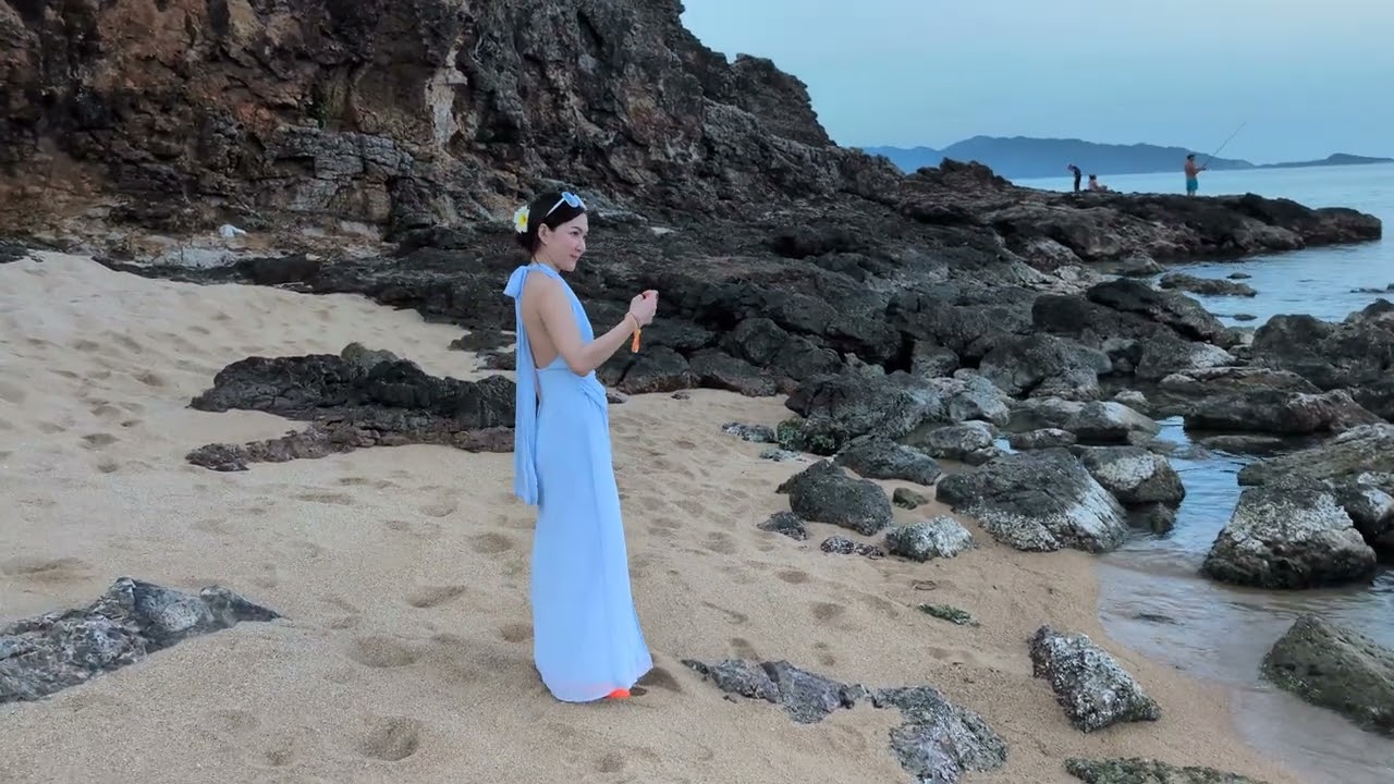 Sirikanda Jitsamut – 5-Minute Elegant Walk on Mae Nam Beach | Relaxing Coastal Vibes