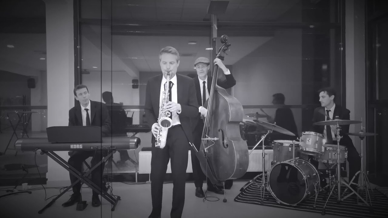 Extrait du thème « Just the two of us » en mode jazz ambiancé 