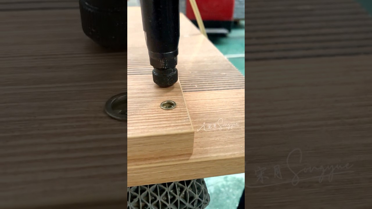铝合金家具制作中 