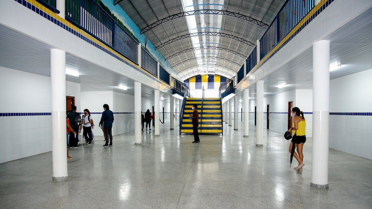 Maior escola da rede municipal de ensino inicia aulas presenciais