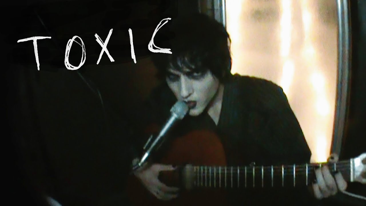 Johnny Goth - Toxic (Acoustic Britney Spears Cover)