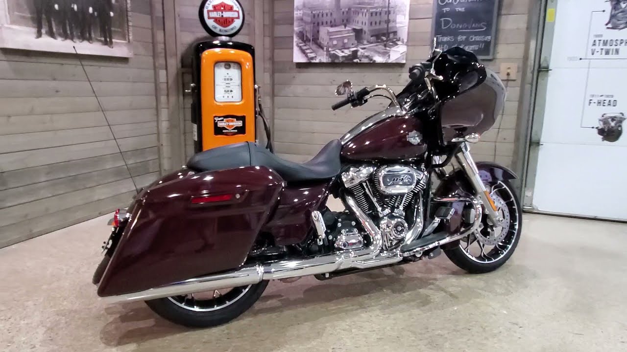 2021 Harley-Davidson Road Glide Special FLTRXS-Midnight Crimson.