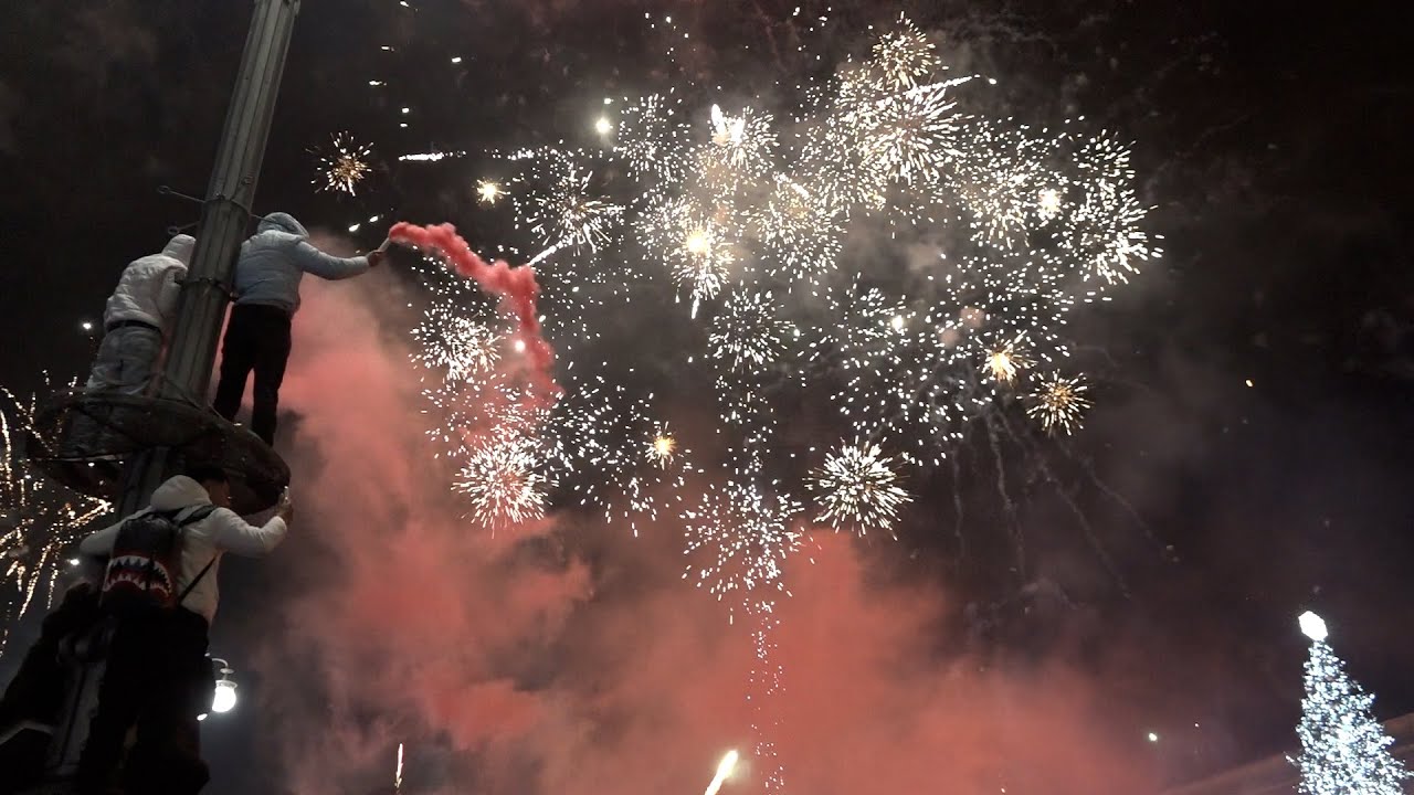 Capodanno a Milano, niente concertone ma molti botti (nonostante il divieto)