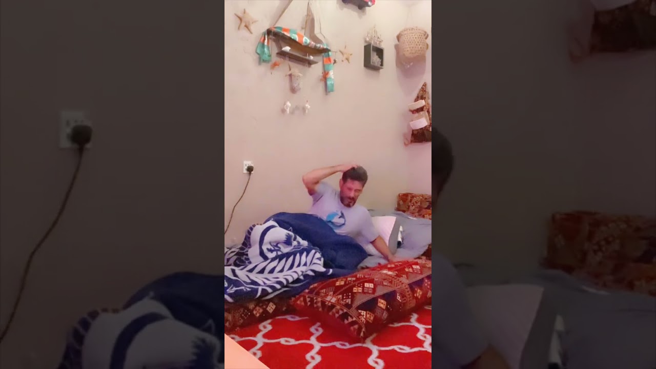 لا تلهيك الدنيا عن الصلاه