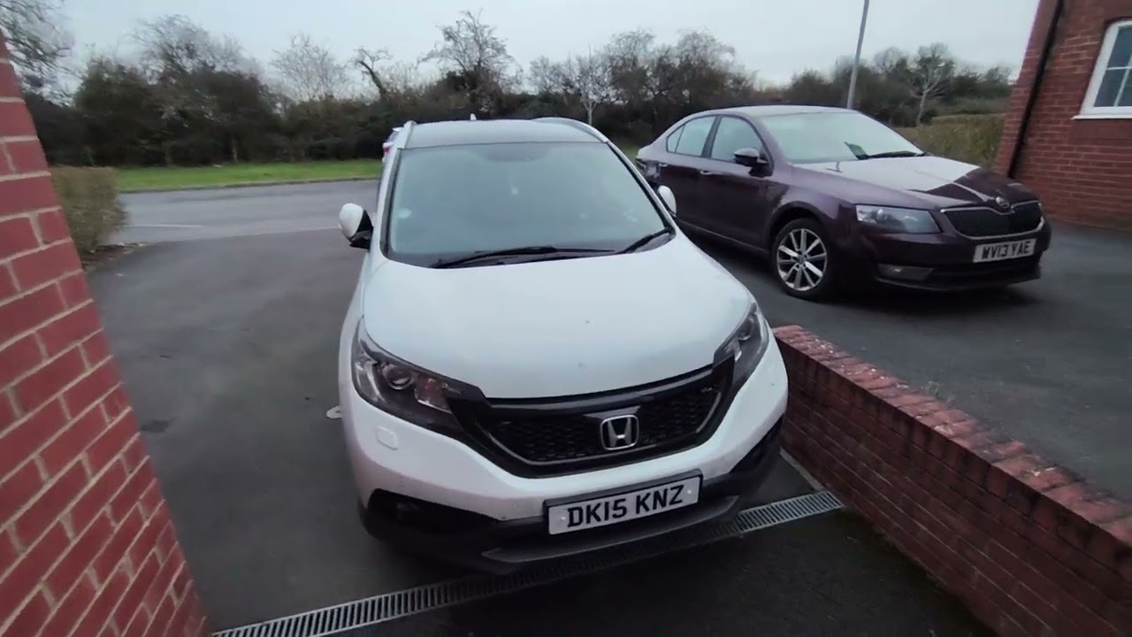 Honda CRV 2015 tylni spoiler,czarny grill i owiewki 