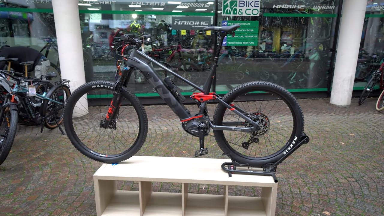 E-Bike Neuheiten 2022 Husqvarna  Mountain Cross 6 Fox Float 36 Shimano EP8 | Switchbike